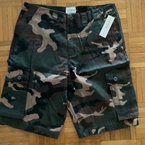 Men’s camouflage cargo shorts